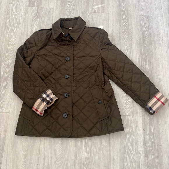 Burberry Quilted Jacket - Picture 5 of 17